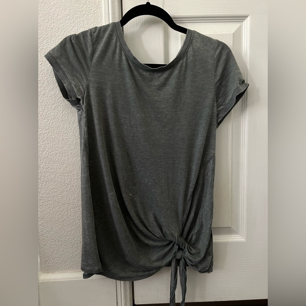 Caslon tee - size small - NWOT